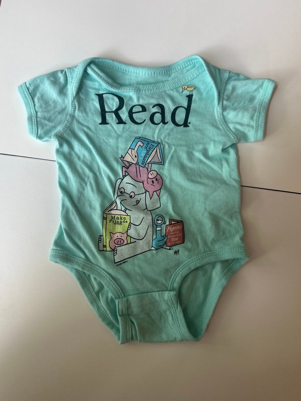 Out of Print Mo Willems Elephant and Piggie Pigeon Read Baby Bodysuit Onesie 6m